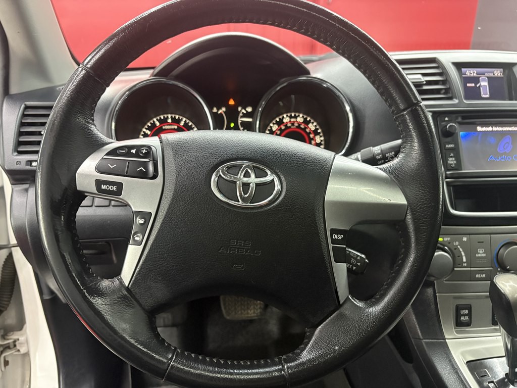 2013 Toyota Highlander Image 17