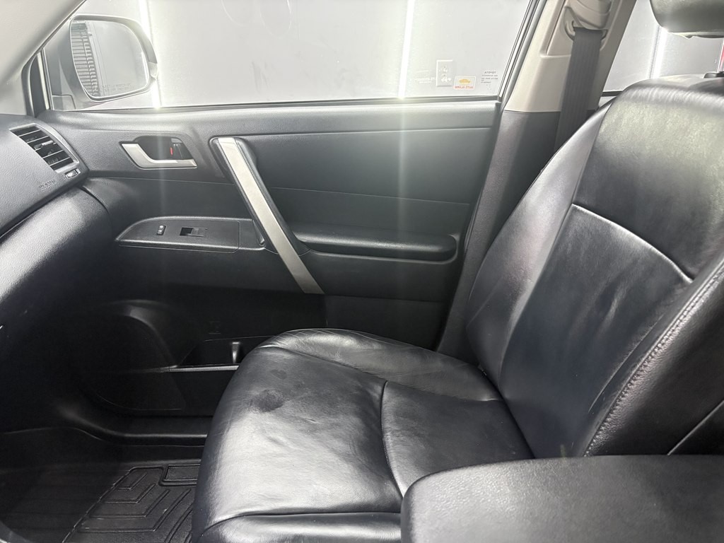 2013 Toyota Highlander Image 23