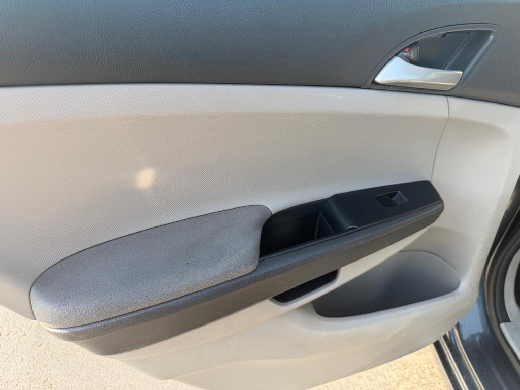 2010 Honda Accord Image 10