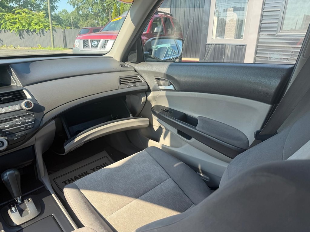2010 Honda Accord Image 11
