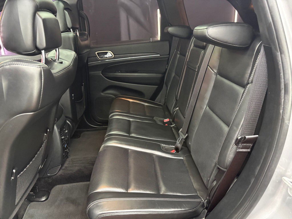 2017 Jeep Grand Cherokee Image 11