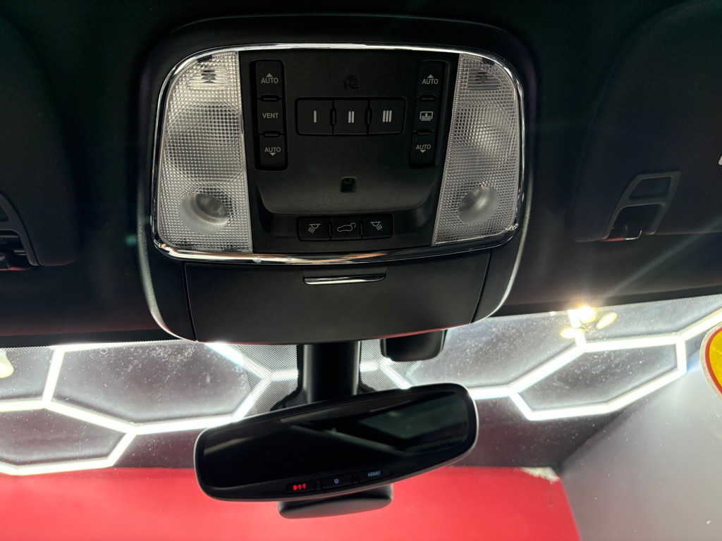 2017 Jeep Grand Cherokee Image 25