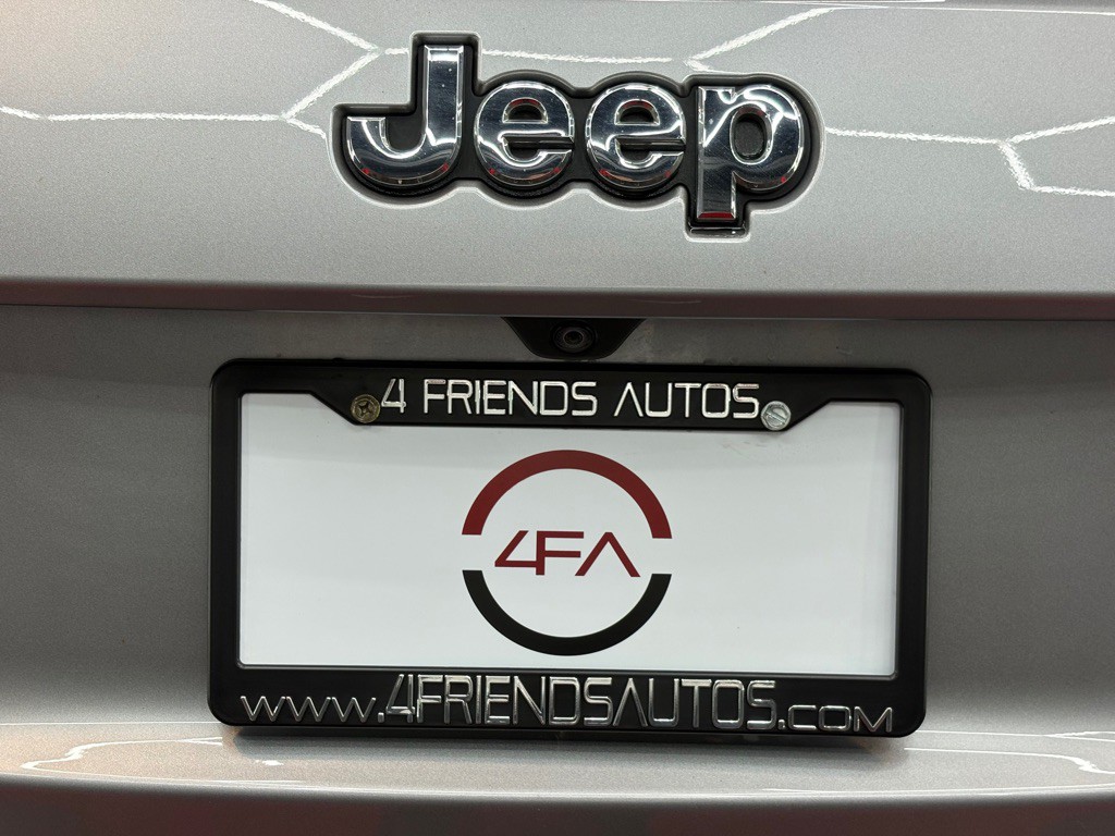2017 Jeep Grand Cherokee Image 30