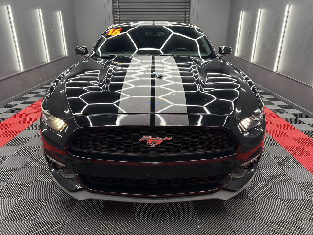 2016 Ford Mustang Image 2