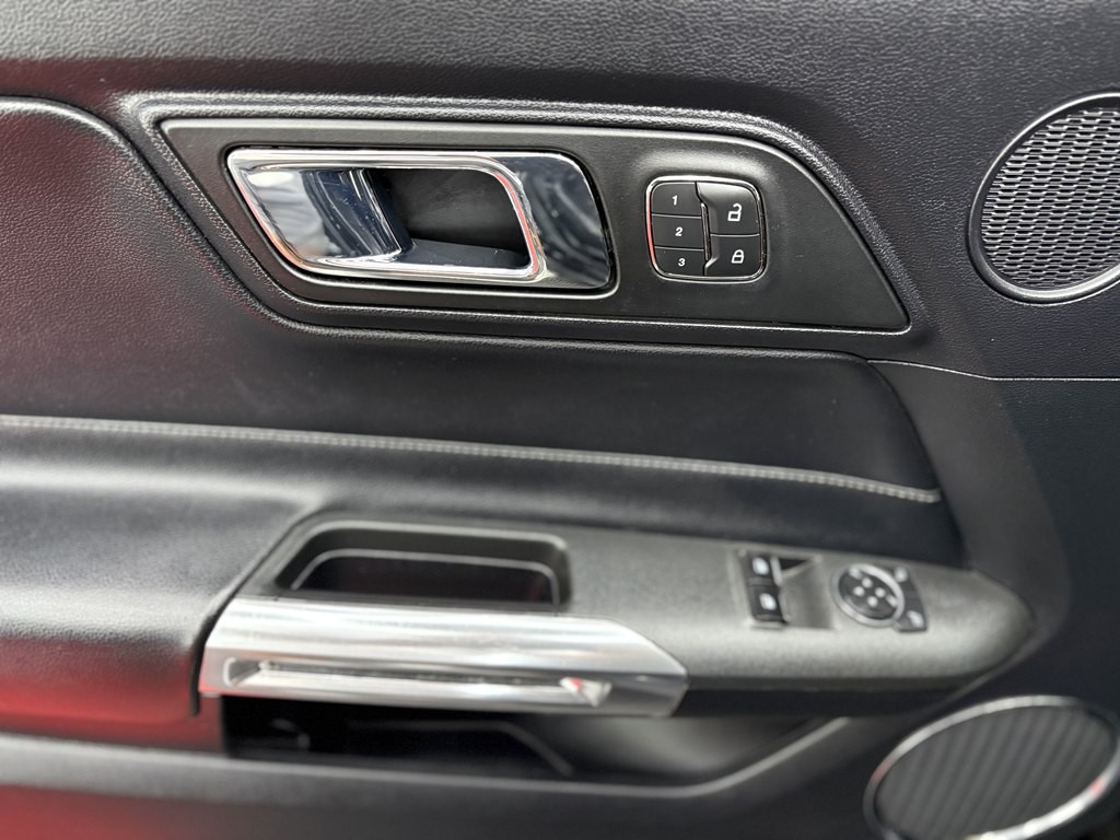 2016 Ford Mustang Image 8