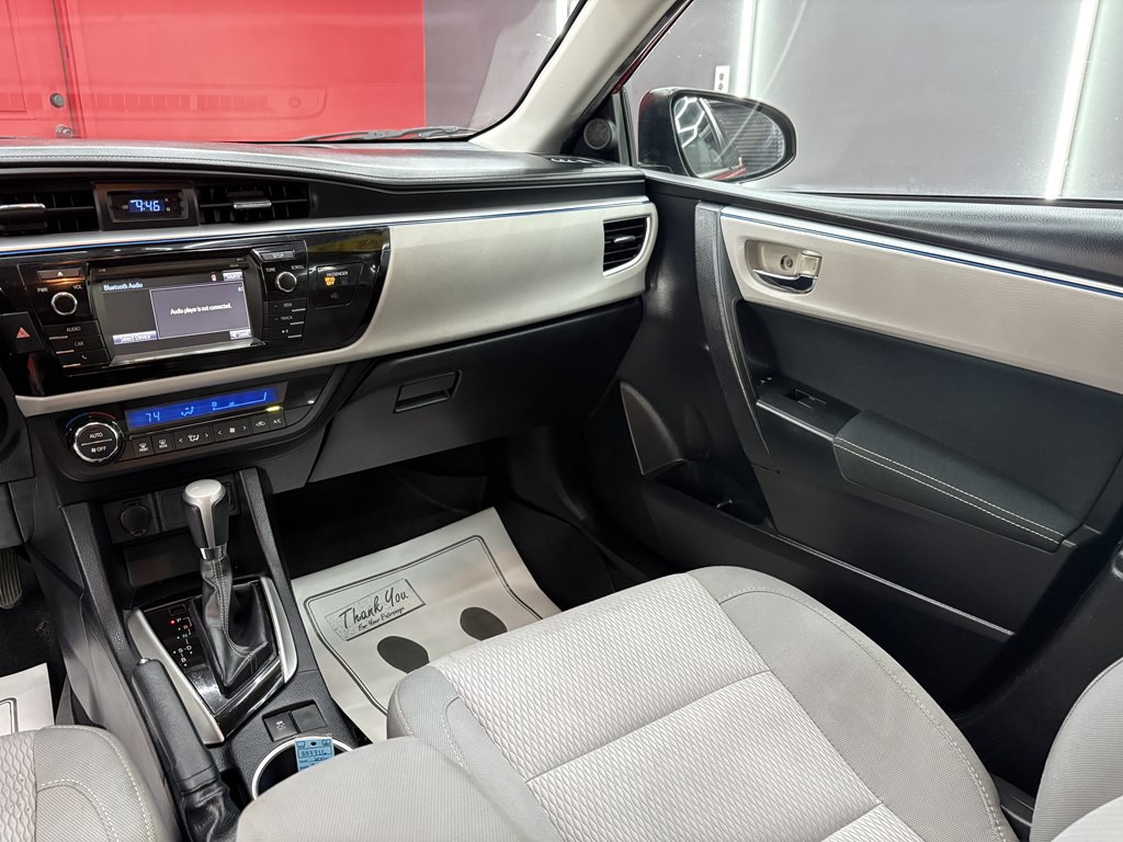 2015 Toyota Corolla Image 12