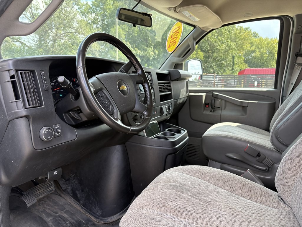 2020 Chevrolet Express Image 9