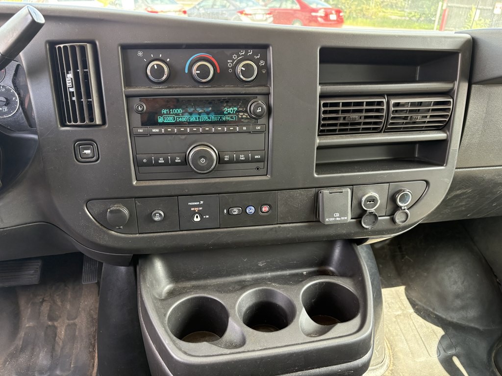 2020 Chevrolet Express Image 12