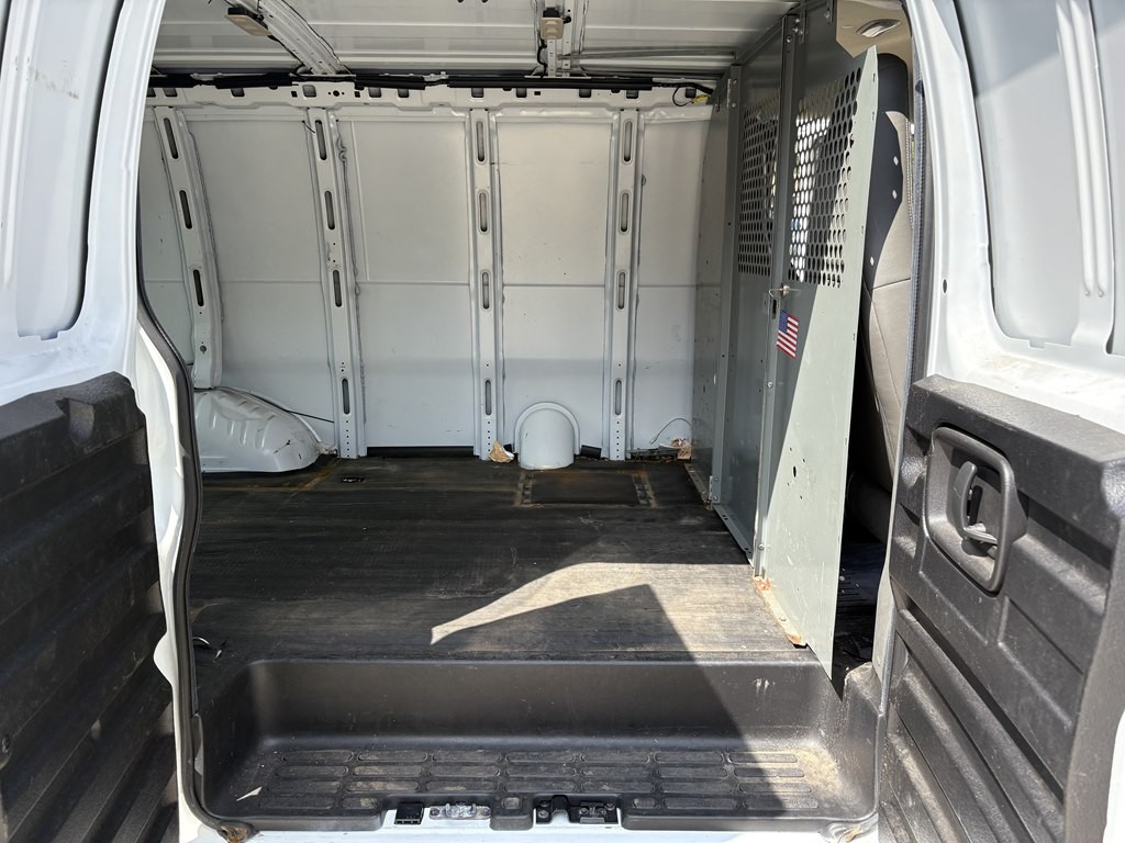 2020 Chevrolet Express Image 15
