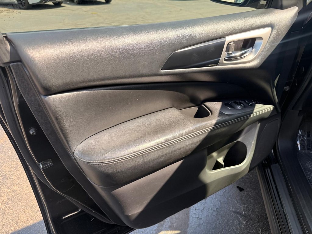 2018 Nissan Pathfinder Image 6
