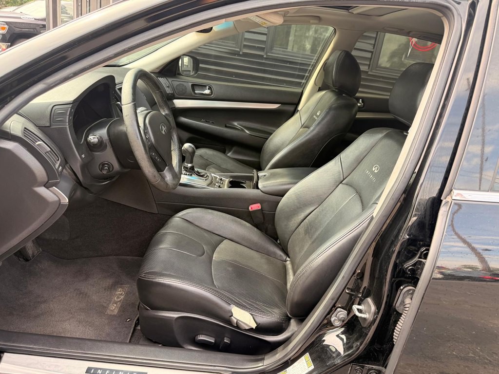 2013 INFINITI G37 Image 7
