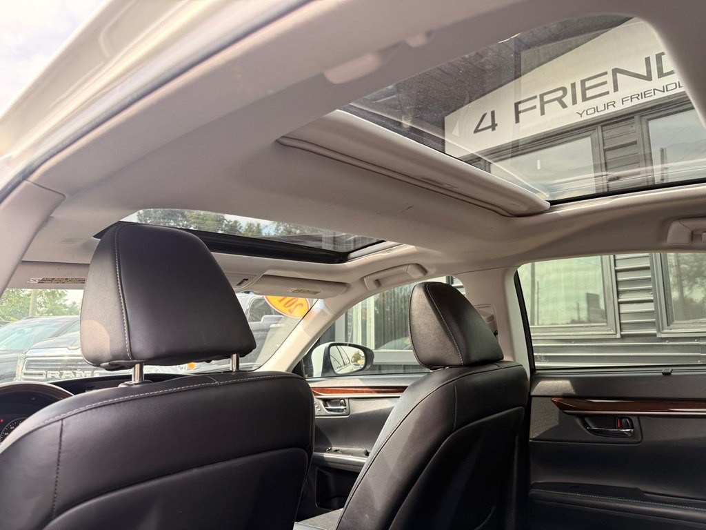 2014 Lexus ES Image 19