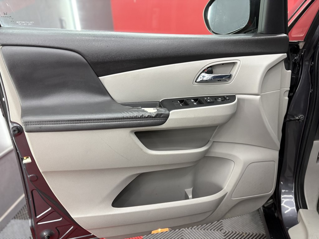 2016 Honda Odyssey Image 7