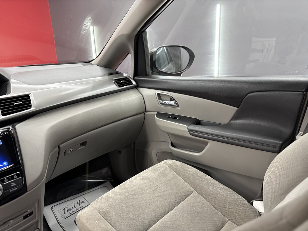 2016 Honda Odyssey Image 14