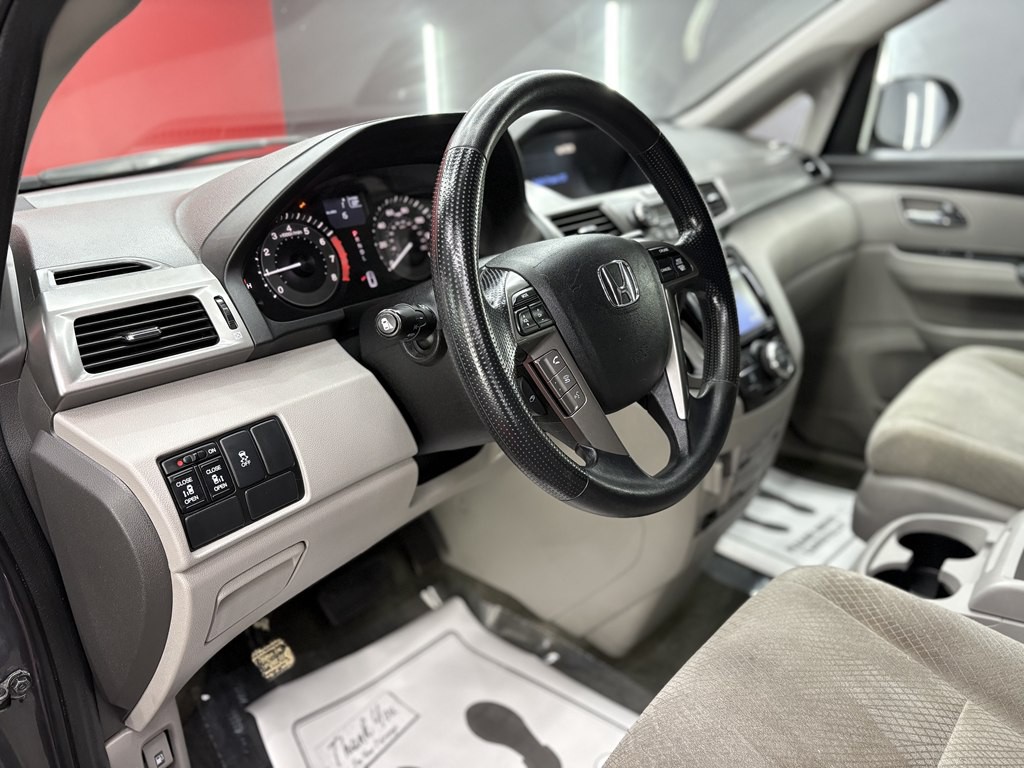 2016 Honda Odyssey Image 16