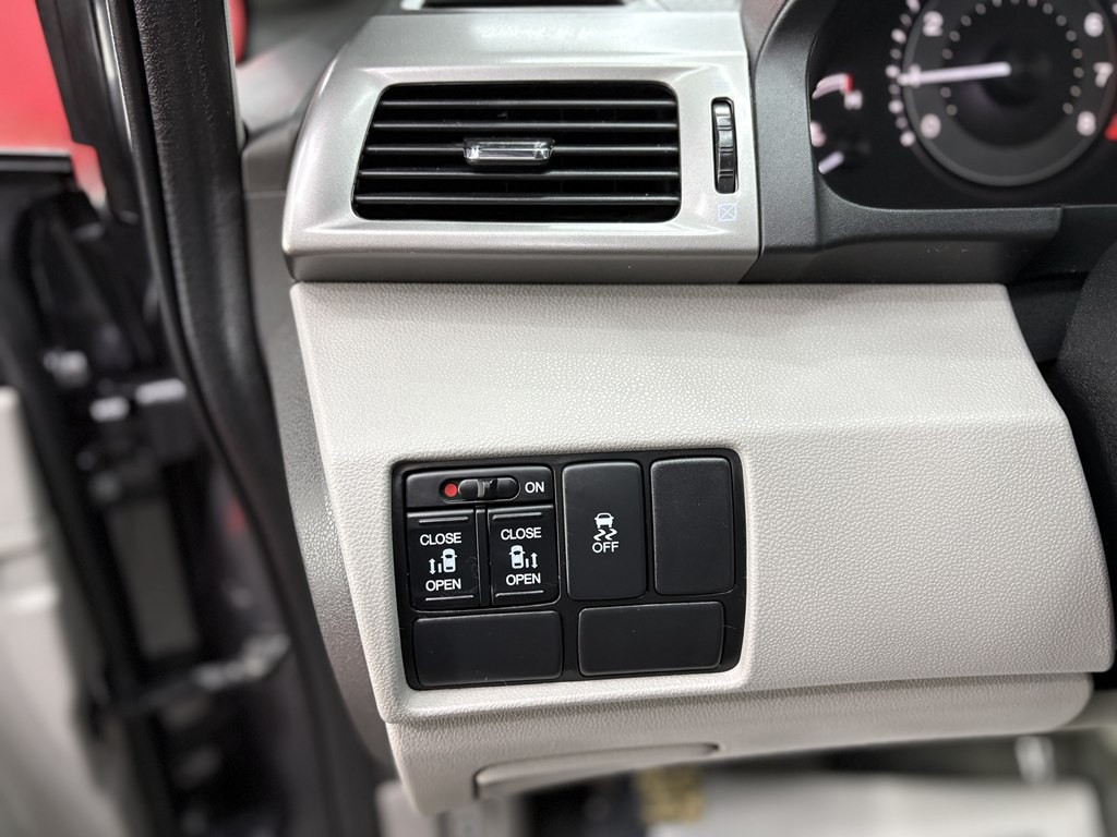 2016 Honda Odyssey Image 17