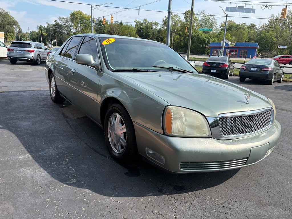 2005 Cadillac DeVille Image 3