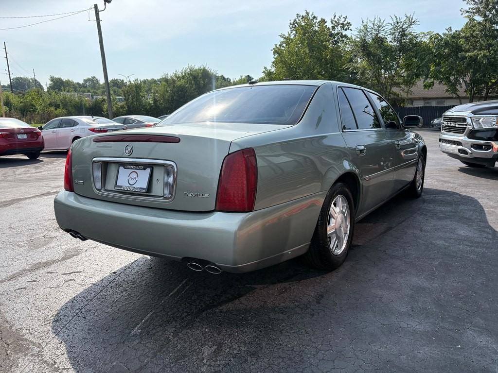 2005 Cadillac DeVille Image 4