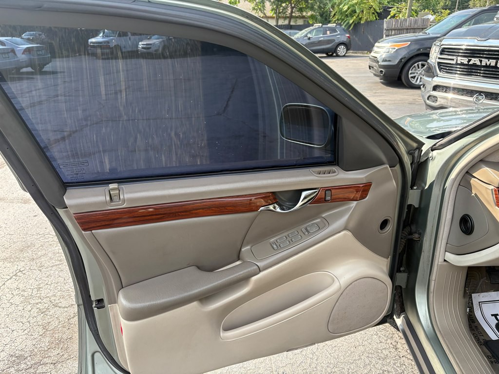2005 Cadillac DeVille Image 6
