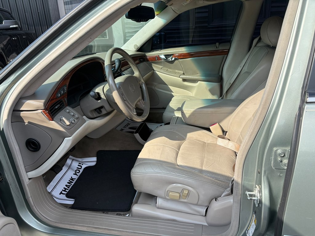 2005 Cadillac DeVille Image 7