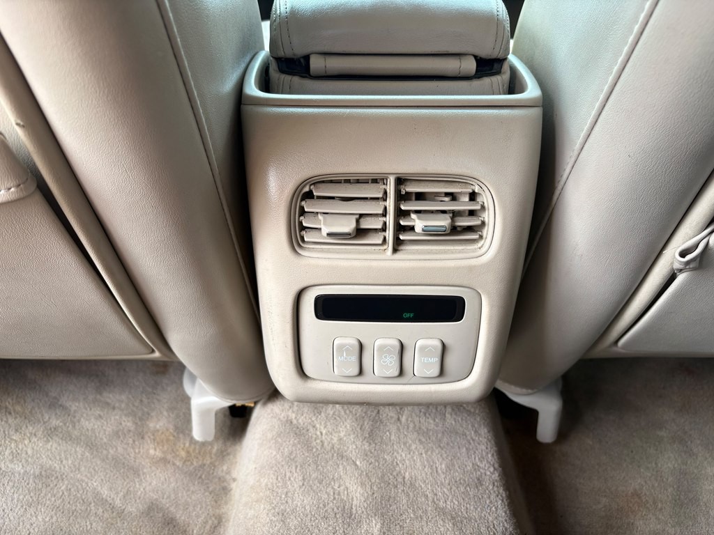 2005 Cadillac DeVille Image 15