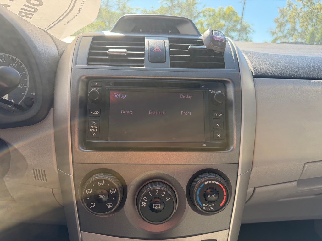 2013 Toyota Corolla Image 12