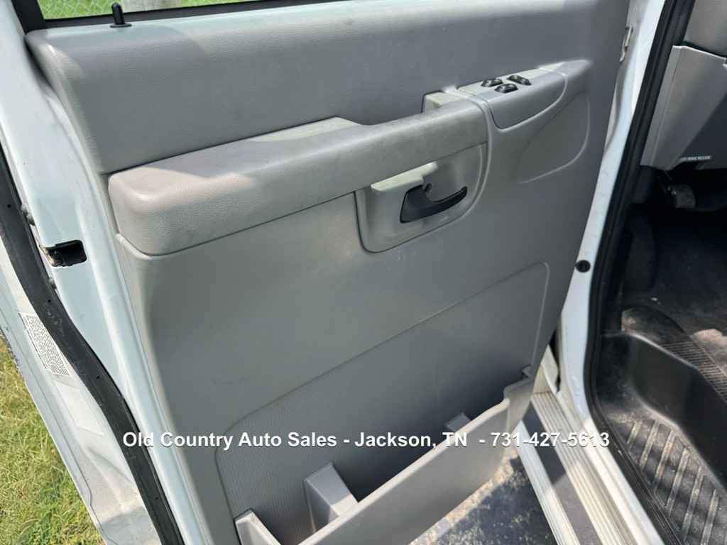 2006 Ford Econoline Image 9