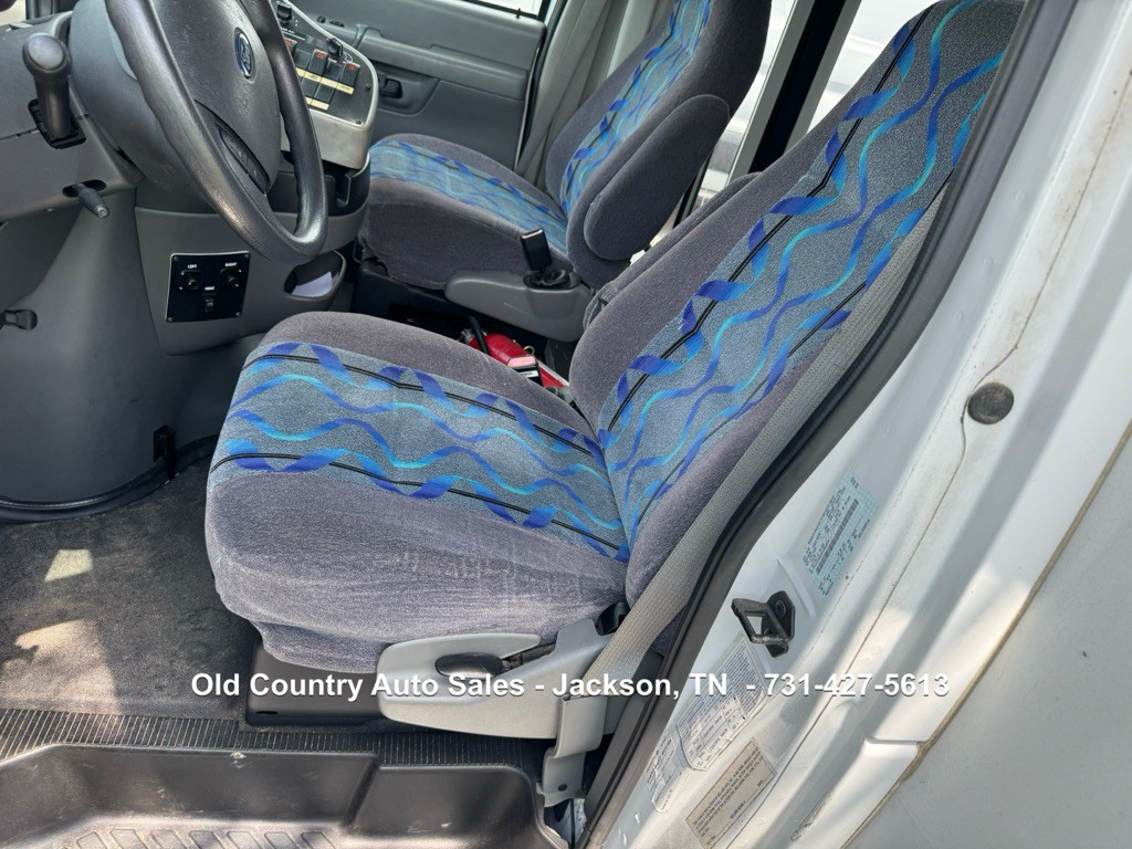 2006 Ford Econoline Image 10