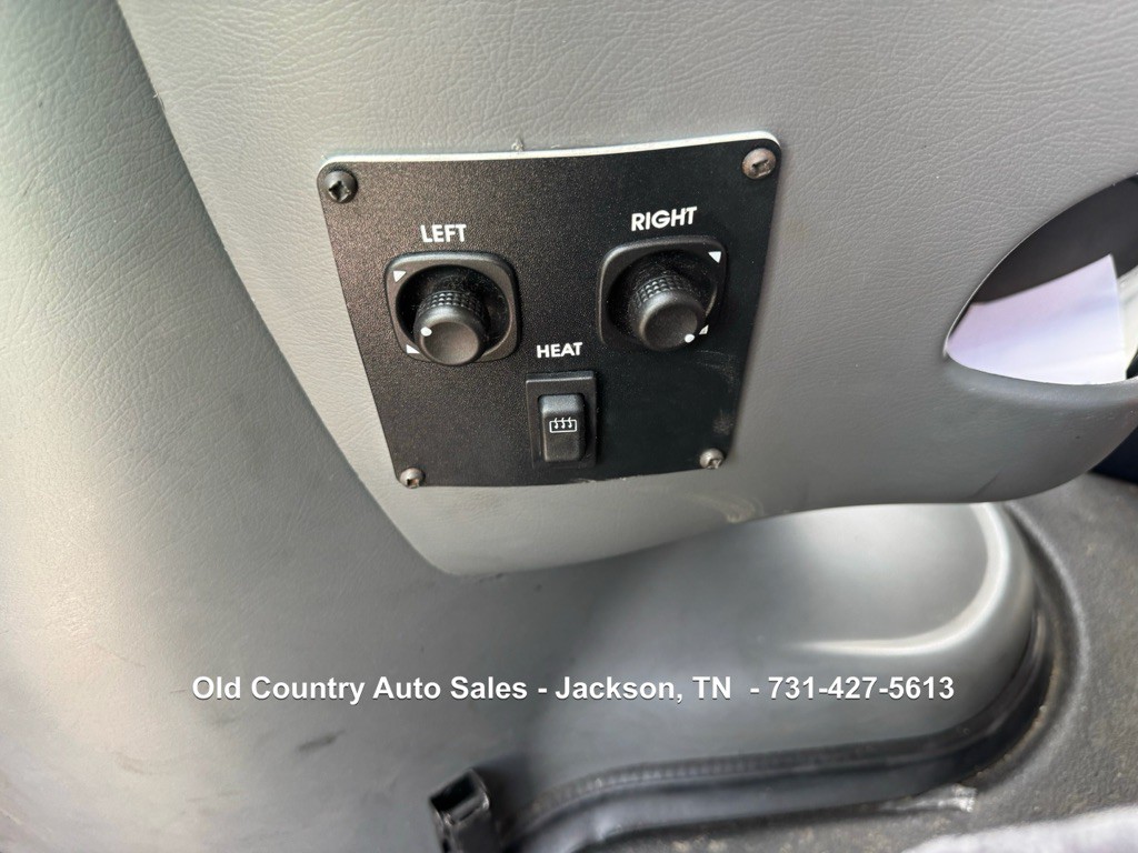 2006 Ford Econoline Image 13