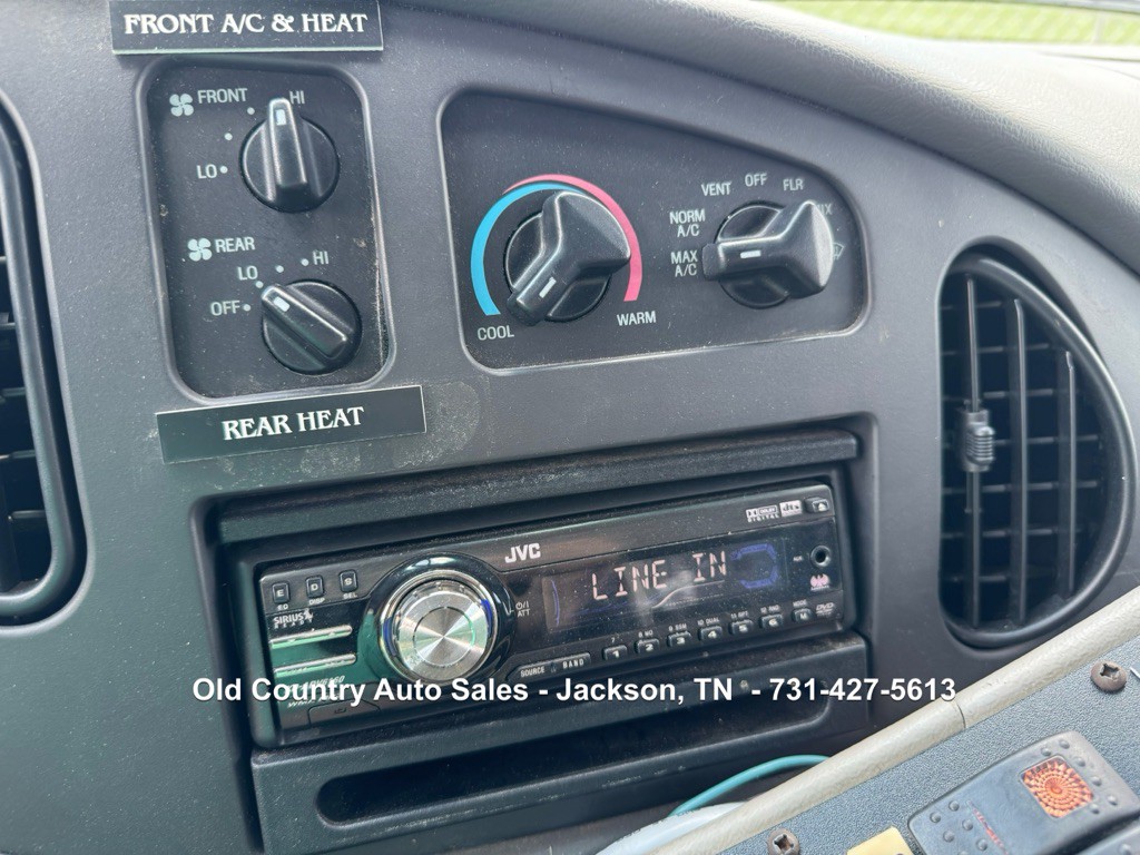 2006 Ford Econoline Image 21