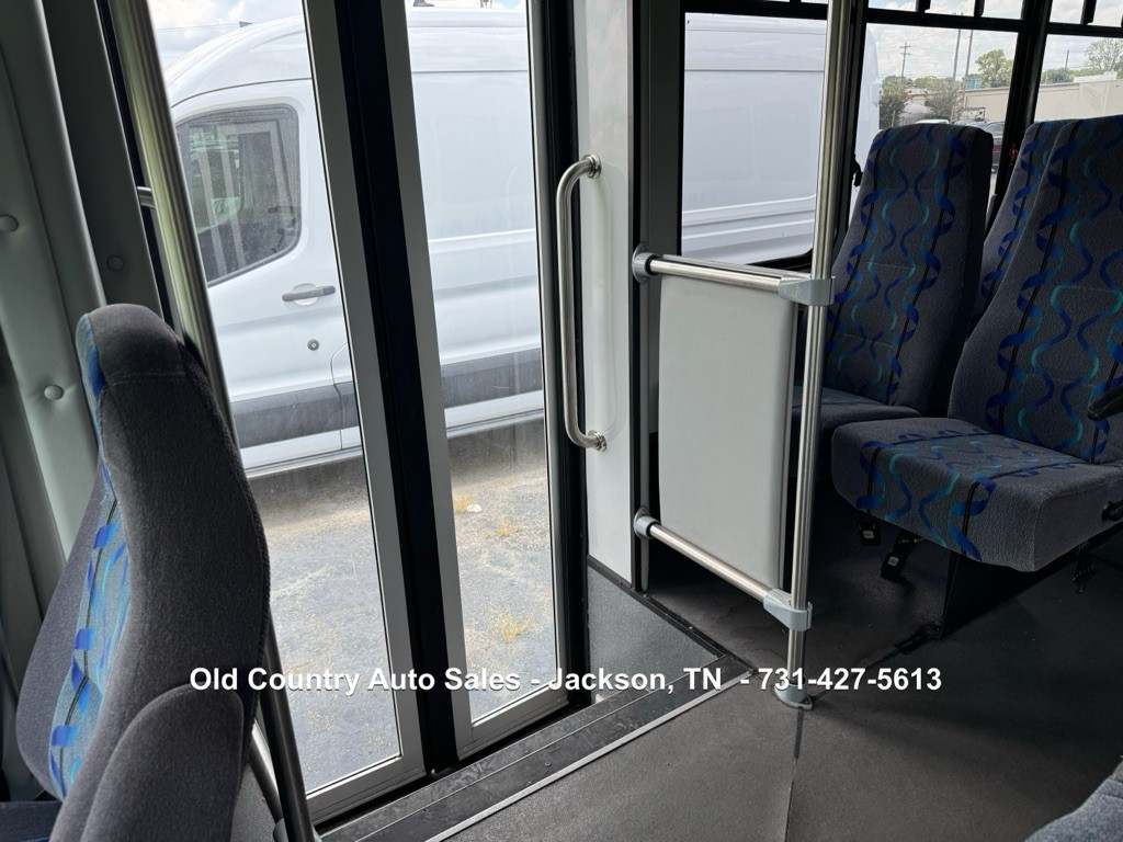 2006 Ford Econoline Image 23