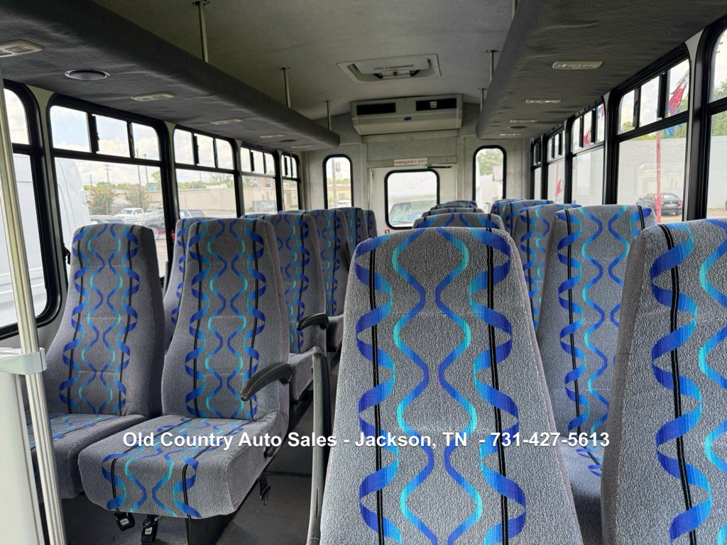 2006 Ford Econoline Image 24