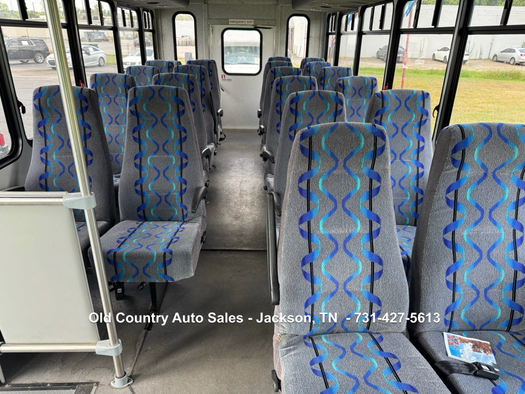 2006 Ford Econoline Image 26