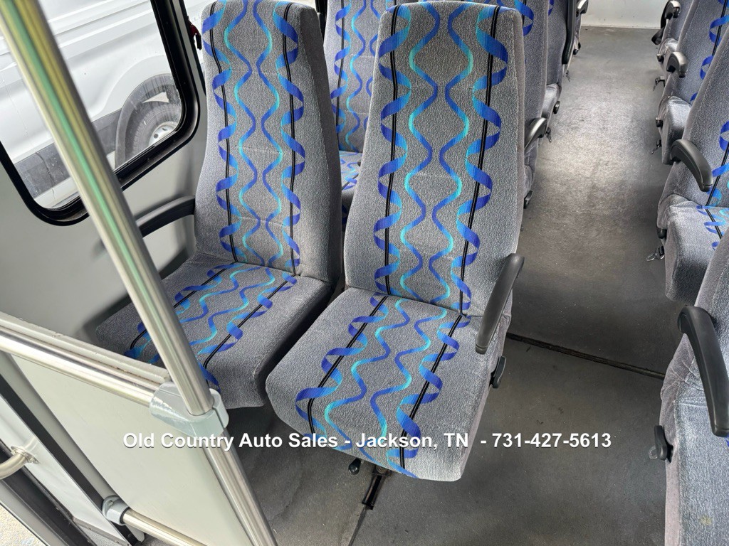 2006 Ford Econoline Image 28