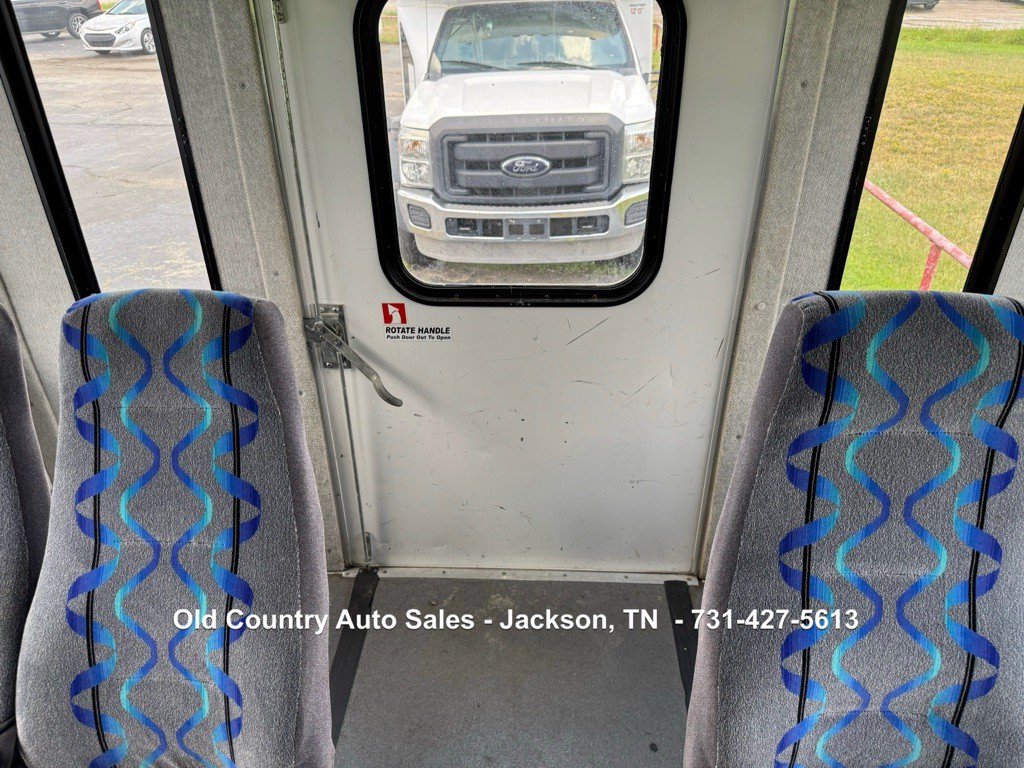 2006 Ford Econoline Image 37