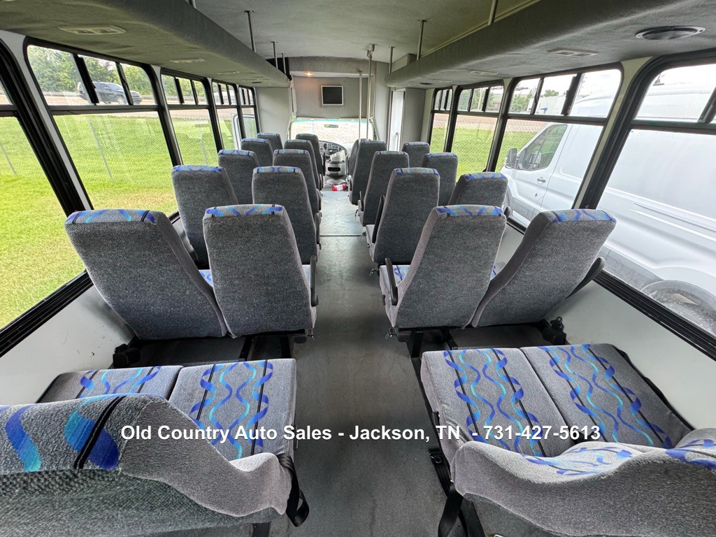 2006 Ford Econoline Image 40