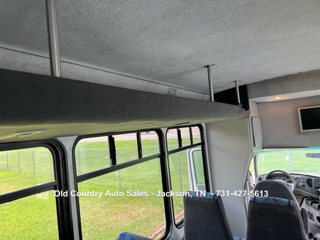2006 Ford Econoline Image 43