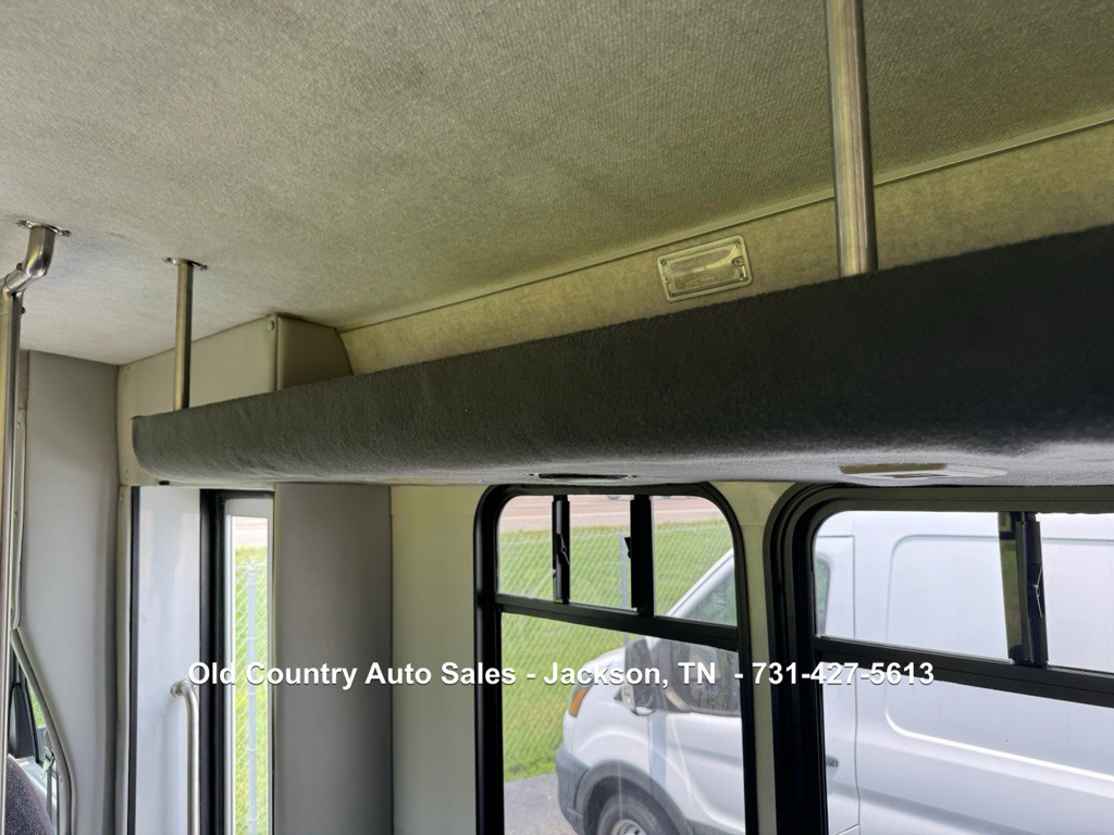 2006 Ford Econoline Image 44
