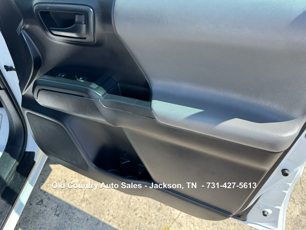 2020 Toyota Tacoma Image 17