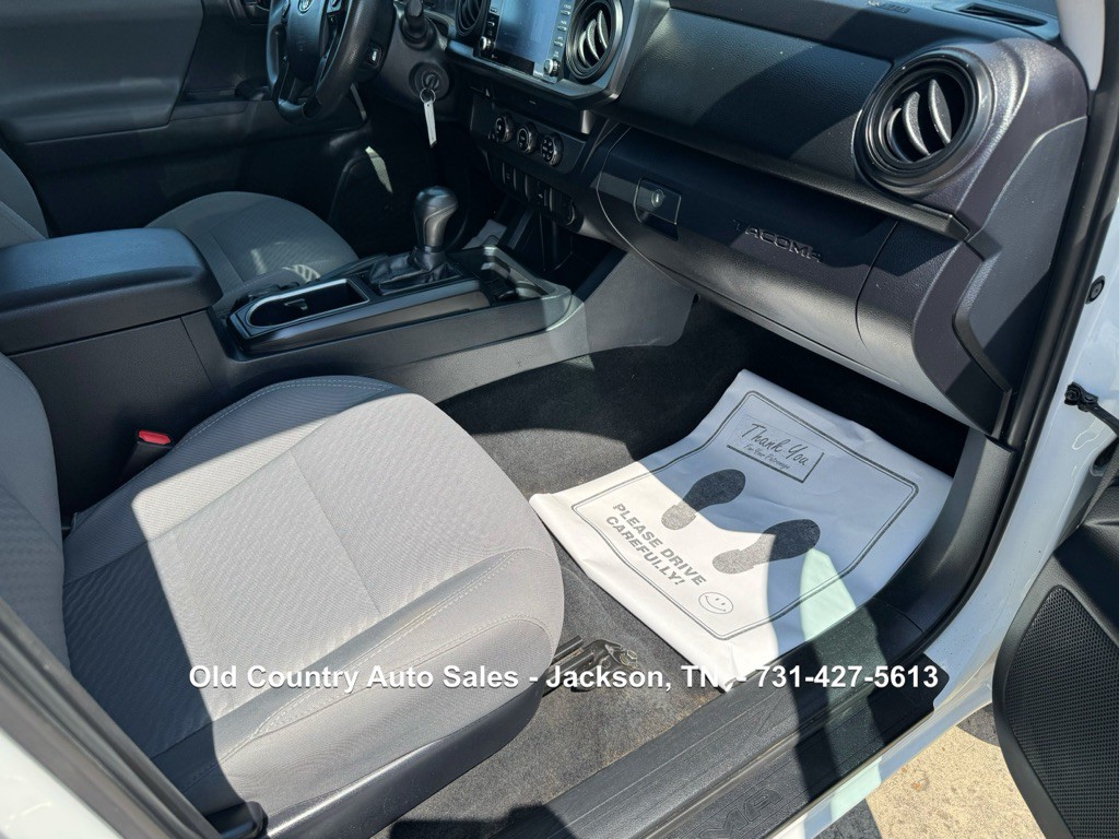 2020 Toyota Tacoma Image 18