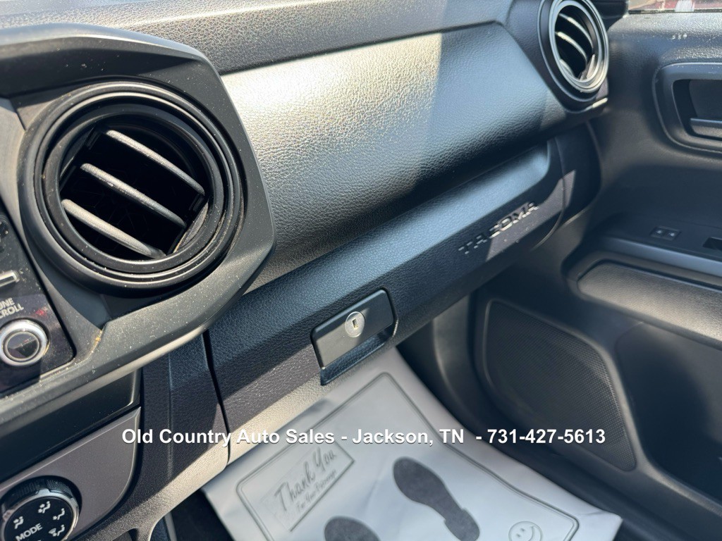 2020 Toyota Tacoma Image 39
