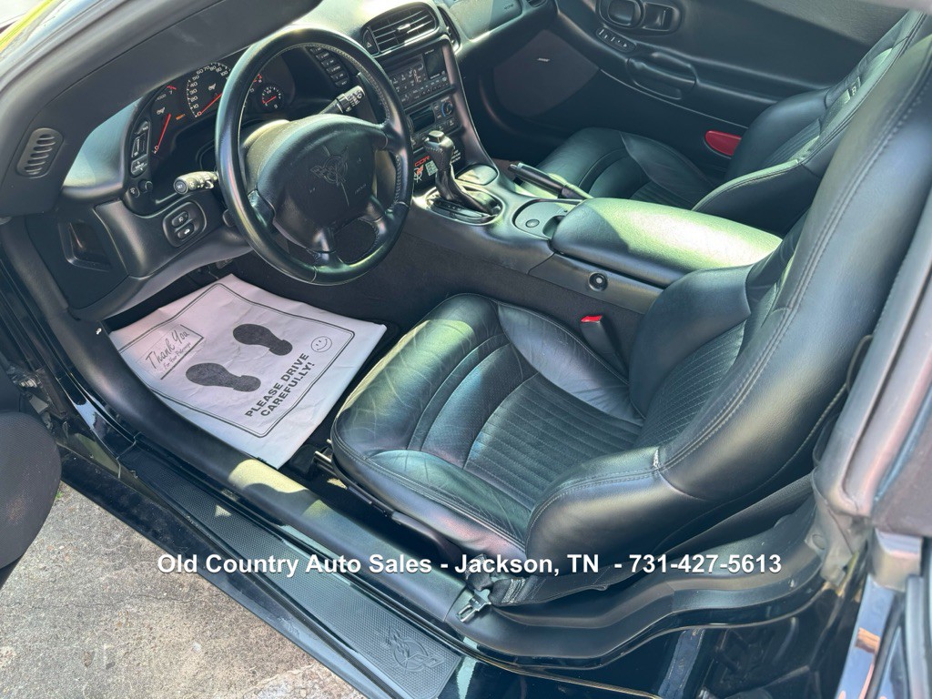 2003 Chevrolet Corvette Image 10