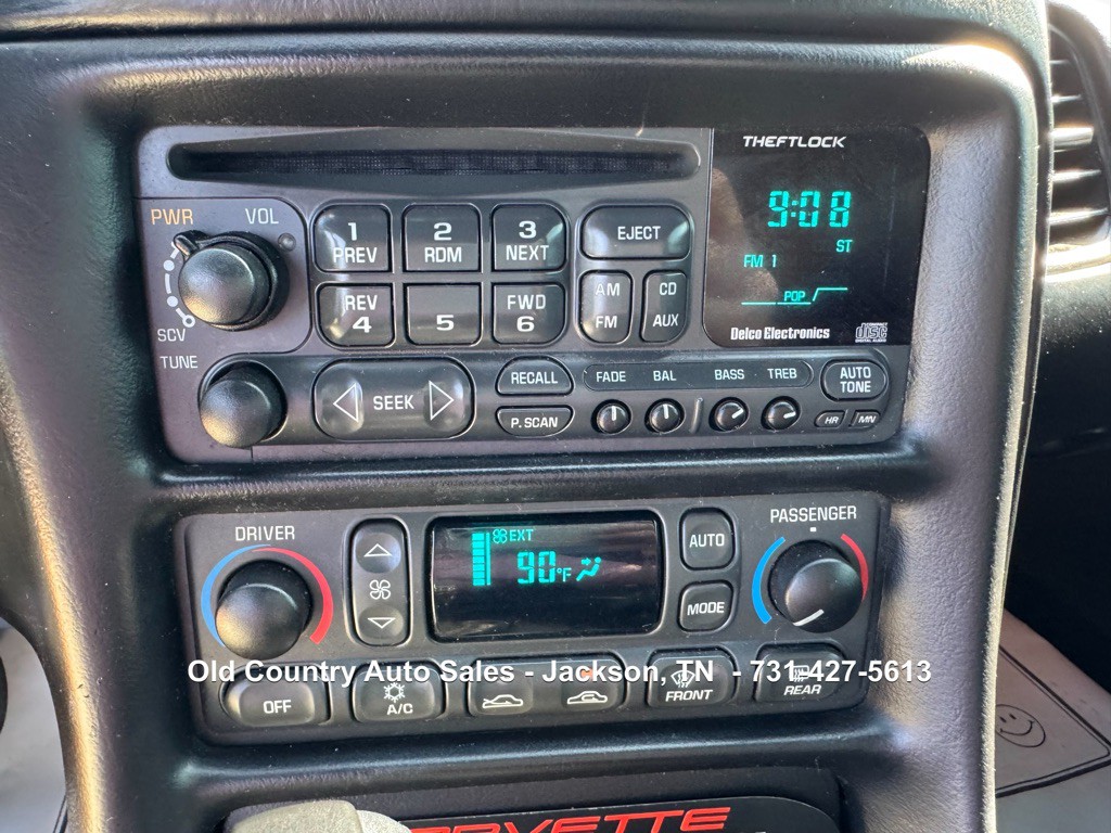 2003 Chevrolet Corvette Image 20