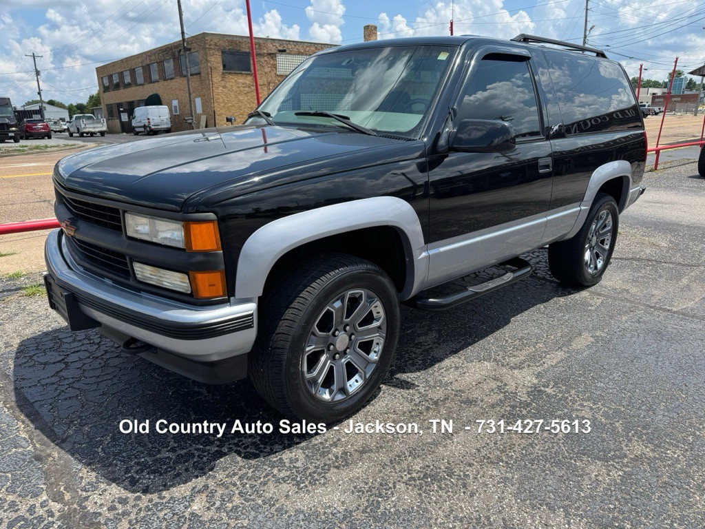 1997 Chevrolet Tahoe Image 2
