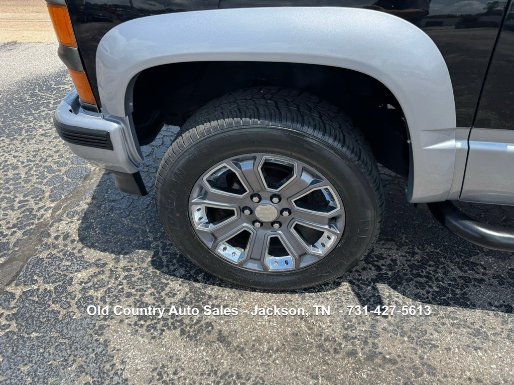 1997 Chevrolet Tahoe Image 11