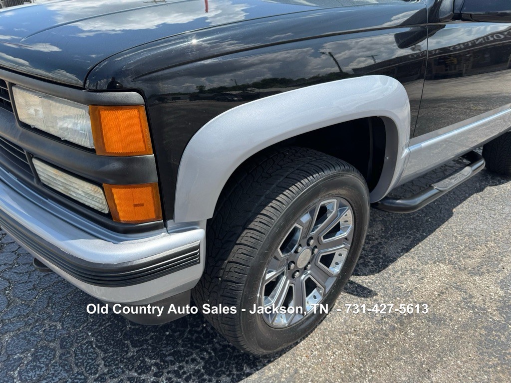 1997 Chevrolet Tahoe Image 23