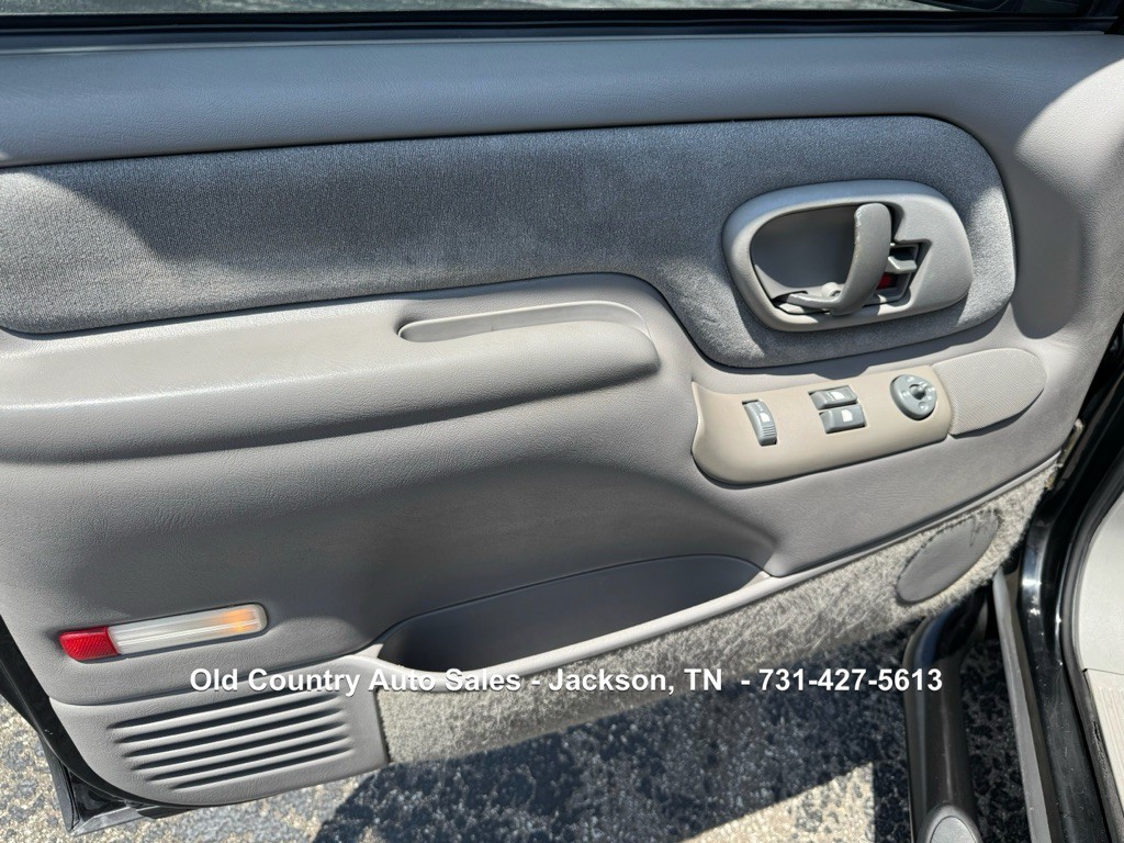 1997 Chevrolet Tahoe Image 32