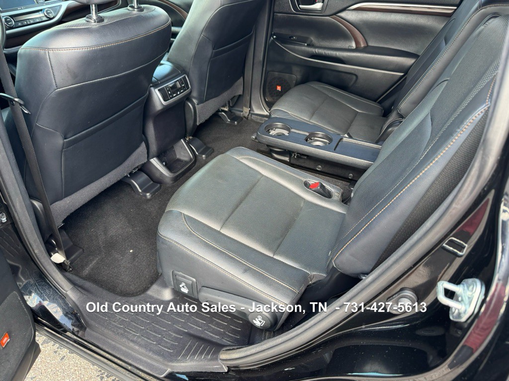 2015 Toyota Highlander Image 25