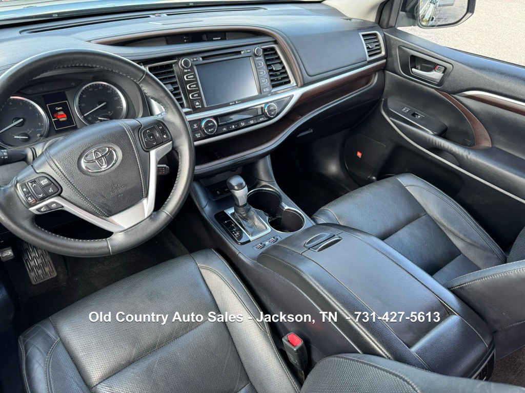 2015 Toyota Highlander Image 28
