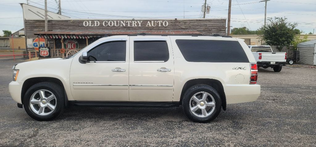2012 Chevrolet Suburban Image 1